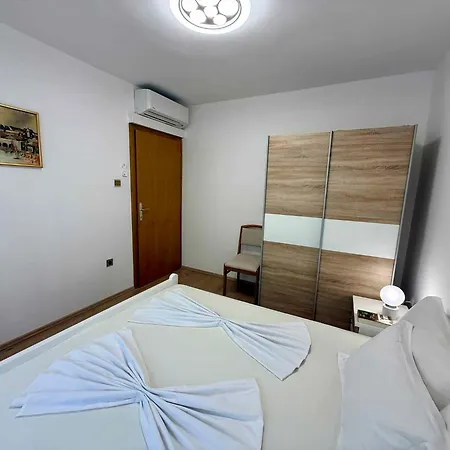 Apartment In 54872 *