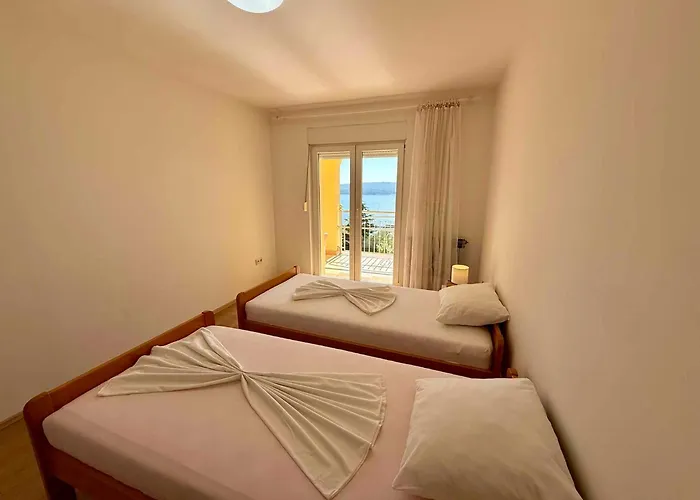 Apartment In 54872