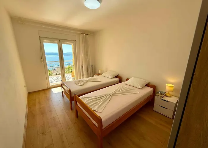 In 54872 Apartment
