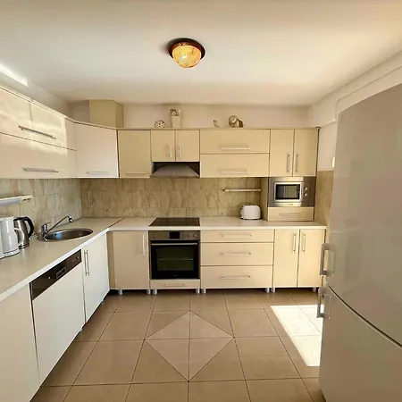 Apartament In 54872 *